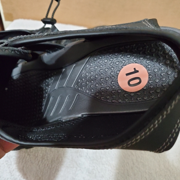 NEW High Sierra closed toe Sandals main image 15